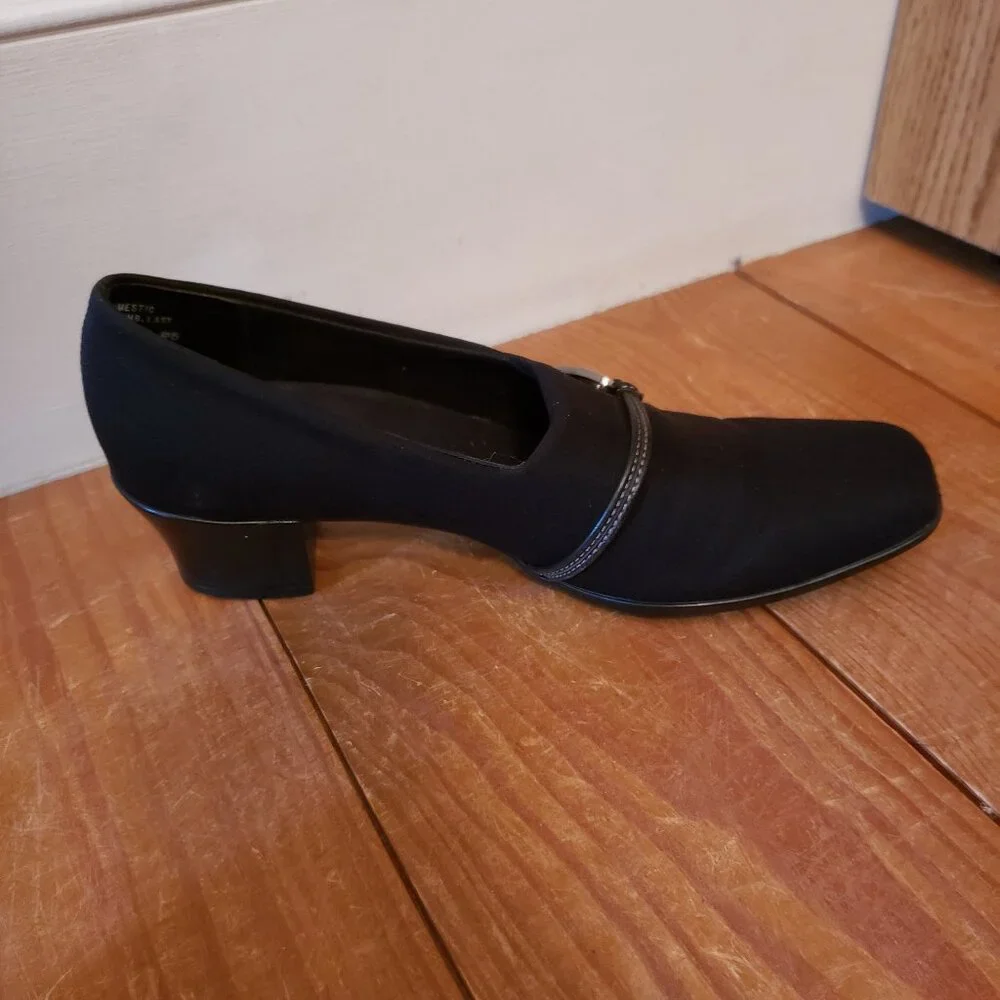 Black square toe preppy pumps US6 dark academia - Picture 3 of 11